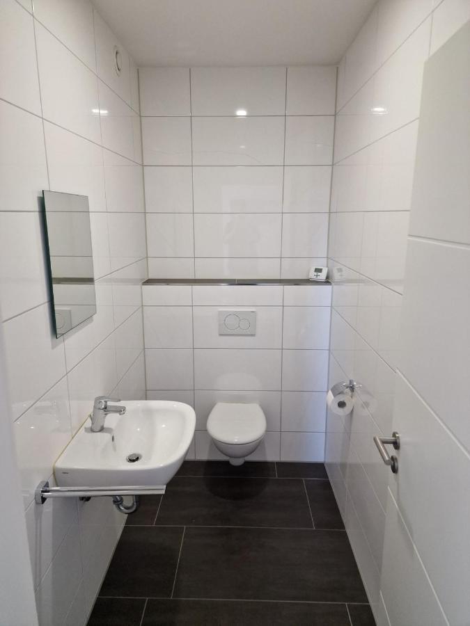 Exklusive In Holthausen 2zim, 2badez,kueche,balkon,waschmaschine Apartment